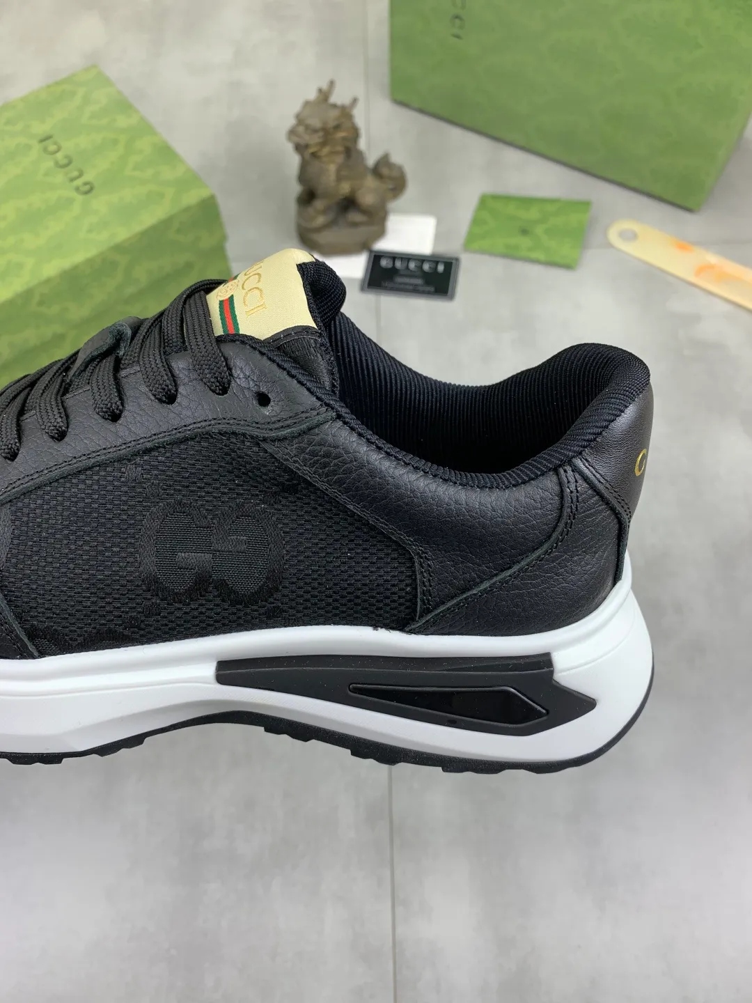 Men's shoes 💰P460💰【New model】🆘 The latest model from Gucci official website🎁Classic casual and fashionable men's shoes👟Best model💥The style is simple and elegant, exclusive for trendy men. Unique official website latest brand elements👑Gucci original decoration, fashionable and generous, the fabric is made of original soft calfskin➕Comfortable soft pigskin lining ✅Wear-resistant rubber outsole specified on the official website_Full of elasticity, the classic model taken at the counter 🎬Color: 3️⃣colors available😍Number of codes: 38-44 (45 46 customized)